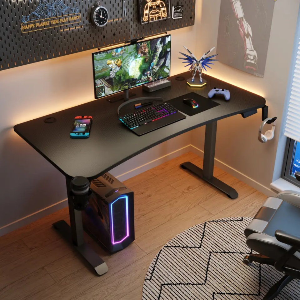 Adax EVEREST 140cm Yükseklik Ayarlı Kavisli Oyuncu Masası - Black